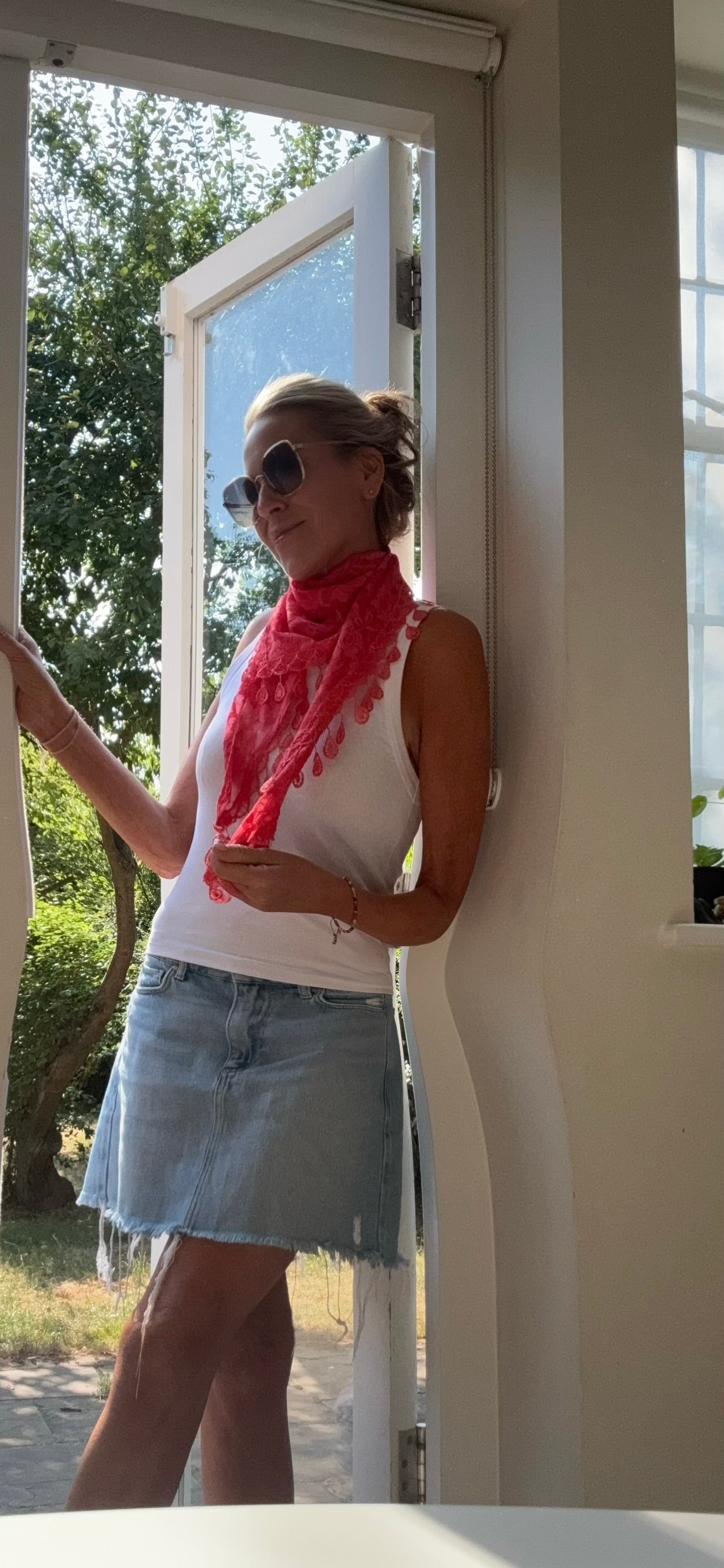 
                  
                    ROSE LACE NECK SCARF - ROSE CORAL
                  
                